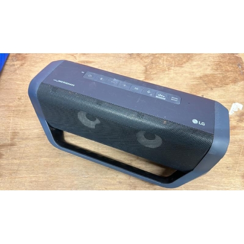 8500 - LG PN7 PORTABLE WIRELESS SPEAKER / NO POWER, SIGNS OF USE, NO BOX OR CHARGING CABLE