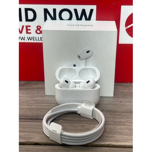 8519 - APPLE AIRPODS PRO (2ND GEN) / MQD83ZM/A / MAGSAFE CHARGING CASE WITH LANYARD LOOP / POWERS UP & CONN... 