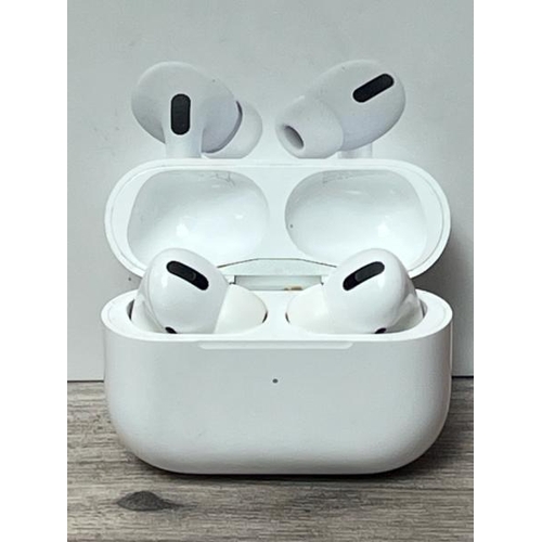 8530 - APPLE AIRPODS PRO / WITH CHARGING POD / MWP22ZM/A / POWERS UP & CONNECTS VIA BLUETOOTH WITH SOUND / ... 