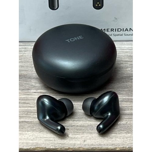 8543 - LG UFP5 WIRELESS EARBUDS / POWERS UP & CONNECTS VIA BLUETOOTH WITH SOUND / SIGNS OF USE / WITH CHARG... 