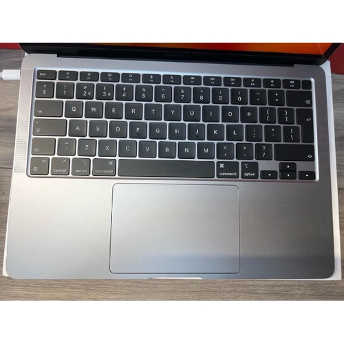 8557 - APPLE MACBOOK AIR 2020 / APPLE M1 CHIP / 7-CORE GPU / 8GB RAM / 256GB SSD / 13.3