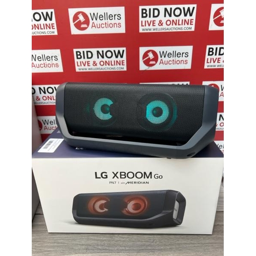 8560 - LG PN7 PORTABLE WIRELESS SPEAKER / POWERS UP & CONNECTS VIA BLUETOOTH WITH SOUND / MINIMAL SIGNS OF ... 