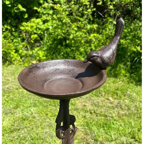 8013 - AUGUST GROVE ORNATE CAST IRON BIRD BATH GROUND STAKE  / RRP: £36.99 / C2