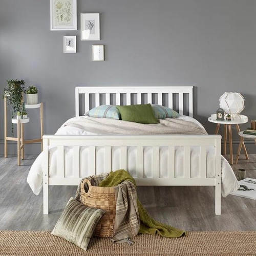 8042 - THREE POSTS AADI SOLID WOOD SHAKER BED FRAME / SIZE: KINGSIZE (5'), COLOUR: WHITE / RRP: �119.99 / C... 