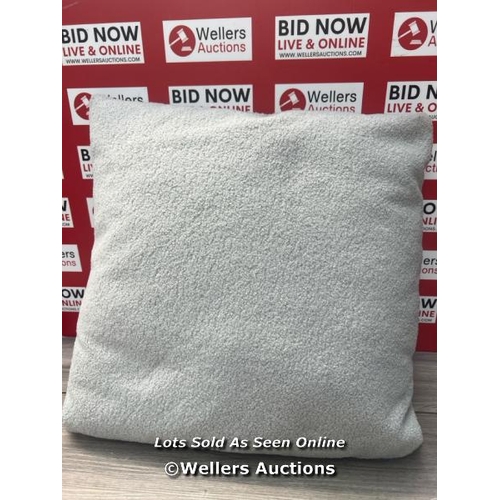 8082 - TEDDY LARGE CUSHION / DOVE GREY / RRP 26 / APPEARS NEW OPEN BOX / G68 - G81