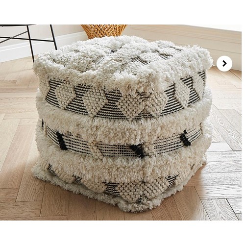 8446 - AT HOME COLLECTION TUFTED POUFFE / NATURAL / ONE SIZE / RRP 102 / APPEARS NEW OPEN BOX / CON2