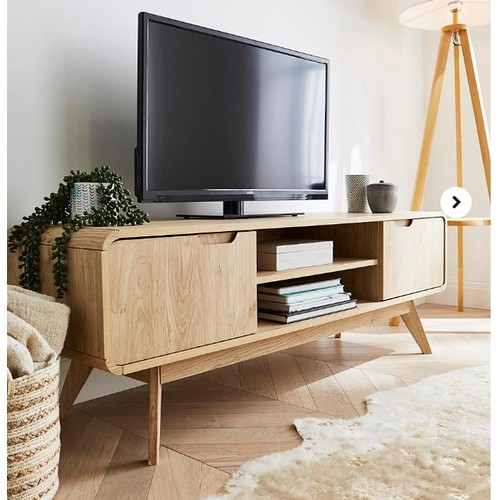 8454 - GRAY & OSBOURN OSLO TV UNIT / OAK EFFECT / RRP 199 / H.45.5 x W.135 x D.39 cm / APPEARS NEW OPEN BOX... 