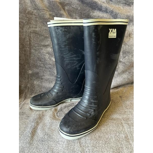 8004 - NEW XM YACHTING CRUISING RUBBER SAILING BOOTS, UK 5 / T6