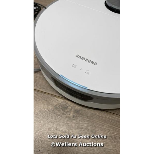 6647 - SAMSUNG JET BOT ROBOT VACUUM CLEANER / POWERS UP / MINIMAL SIGNS OF USE / E40