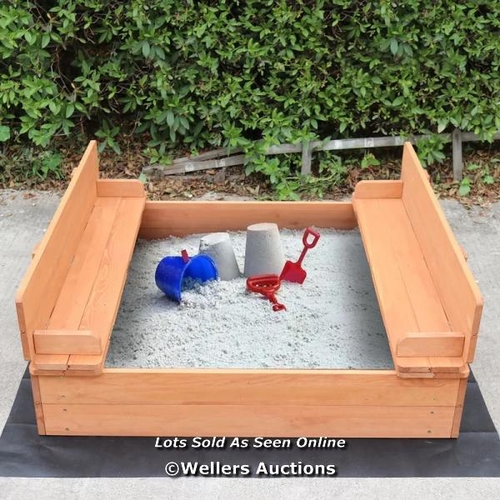 8133 - FREEPORT PARK CHARLTON 97CM SQUARE SANDBOX WITH COVER / RRP: 77.47 / W3