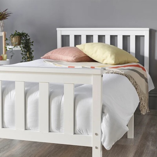 8267 - THREE POSTS AADI SOLID WOOD SHAKER BED FRAME / SIZE: SINGLE (3'), COLOUR: WHITE / RRP: £79.99 / GZ