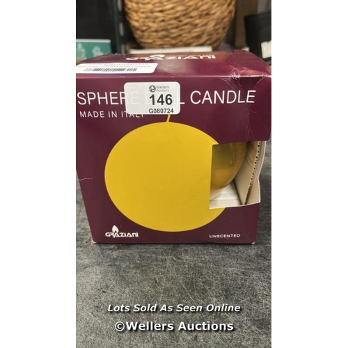 146 - GOLD/SILVER SPHERE CANDLE / B32