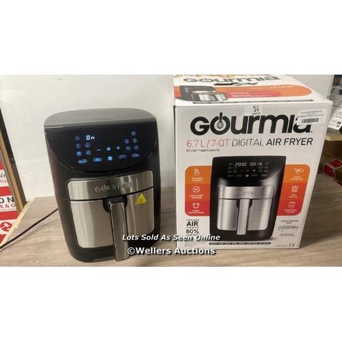 21 - GOURMIA 6.7L DIGITIAL AIR FRYER / POWERS UP / SIGNS OF USE / C24