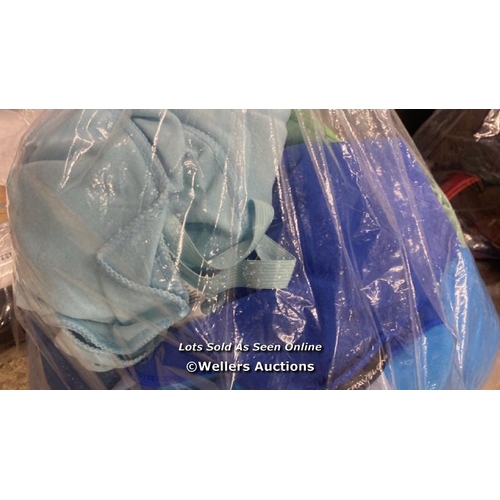 567 - BAG OF YOGA AND SWIMMING TOWELS / DS [0]