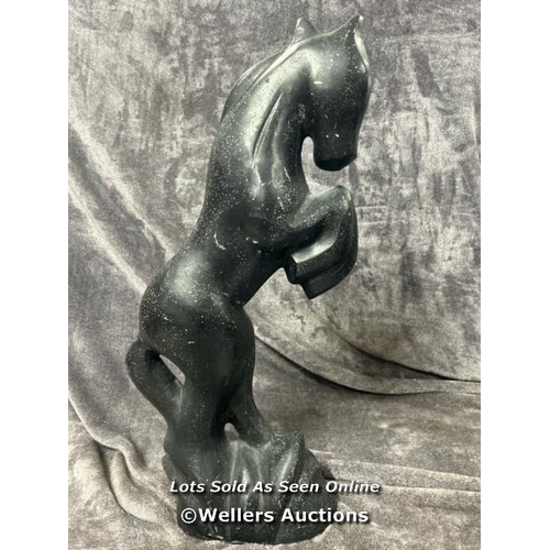 8078 - LARGE HEAVY BLACK HORSE STATUE, 64CM HIGH / T25