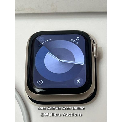 9306 - APPLE WATCH SE 40 GPS S/M MR9U3QA/A, STARLIGHT ALUMINUM / POWERS UP & CONNECTS TO IPHONE / ICLOUD UN... 