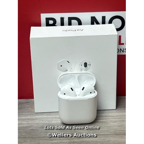 9310 - APPLE AIRPODS / 2ND GEN / WITH CHARGING CASE / MV7N2ZMA / POWERS UP & CONNECTS VIA BLUETOOTH WITH SO... 