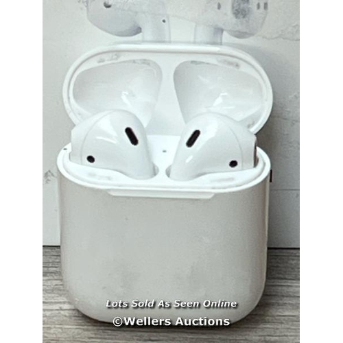 9330 - APPLE AIRPODS / 2ND GEN / WITH CHARGING CASE / MV7N2ZMA / POWERS UP & CONNECTS VIA BLUETOOTH WITH SO... 