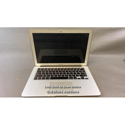 9520 - APPLE MACBOOK AIR 13