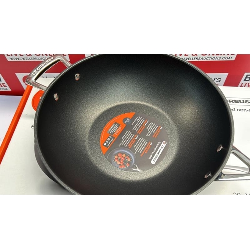 305 - LE CREUSET 30CM STIRFRY PAN / RRP: �189 / APPEARS NEW OPEN BOX PLEASE SEE IMAGES / H67