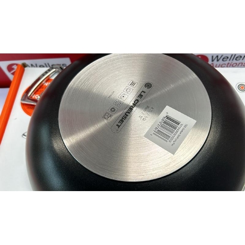 305 - LE CREUSET 30CM STIRFRY PAN / RRP: �189 / APPEARS NEW OPEN BOX PLEASE SEE IMAGES / H67