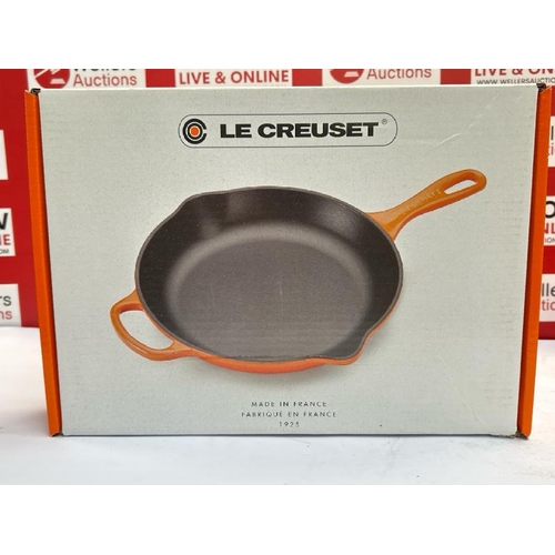 308 - LE CREUSET SIGNATURE ROUND SKILLET / VOLCANIQUE FLAME / NEW PLEASE SEE IMAGES / H69