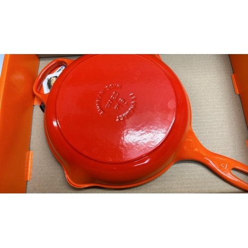 308 - LE CREUSET SIGNATURE ROUND SKILLET / VOLCANIQUE FLAME / NEW PLEASE SEE IMAGES / H69