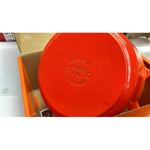 311 - LE CREUSET SIGNATURE ROUND CASSEROLE/OVEN DISH / VOLCANIQUE FLAME / NEW SEE IMAGES / H69