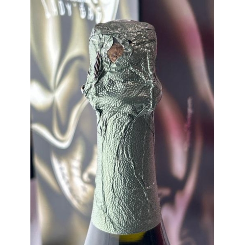 325 - DOM PERIGNON X LADY GAGA LIMITED EDITION VINTAGE 2010 / APPEARS NEW / RRP �278.00 / H71