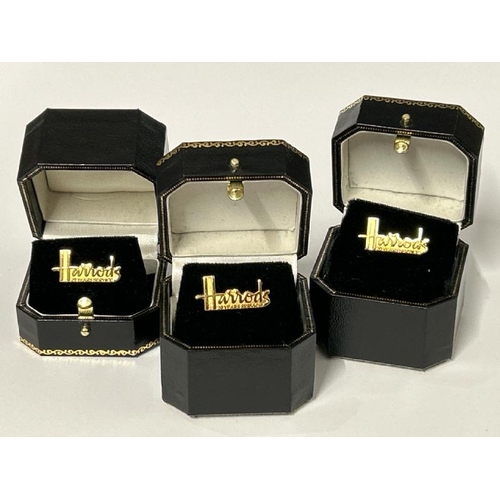 33 - X3 UNMARKED YELLOW METAL HARRODS 20 YEAR SERVICE BADGES, EACH 2.5CM WIDE AND WEIGHS 3.2G / T7