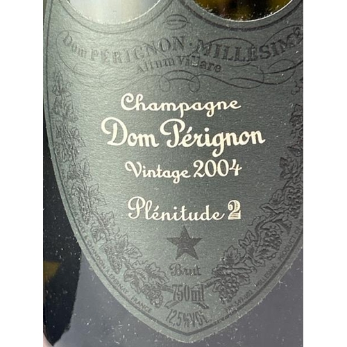 331 - DOM PERIGNON PLENITUDE 2 P2 VINTAGE 2004 - GIFT BOX / RRP �398.00 / APPEARS NEW SOME MINOR DAMAGE TO... 