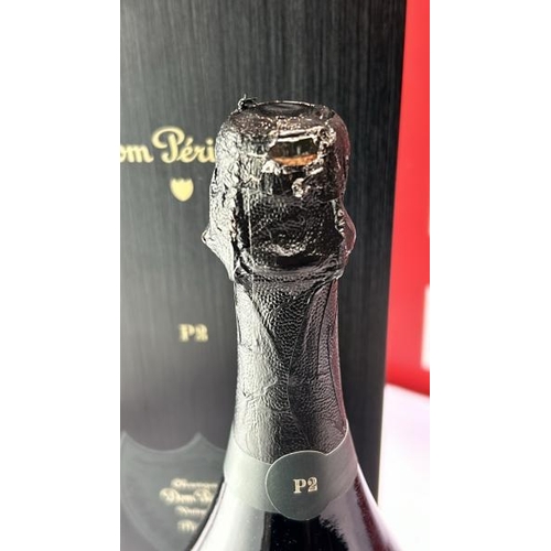 331 - DOM PERIGNON PLENITUDE 2 P2 VINTAGE 2004 - GIFT BOX / RRP �398.00 / APPEARS NEW SOME MINOR DAMAGE TO... 