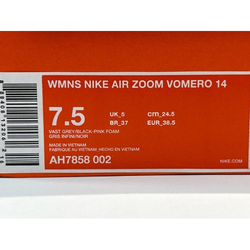 48 - LADIES NEW NIKE AIR ZOOM VOMERO 14 TRAINERS UK5 / E69