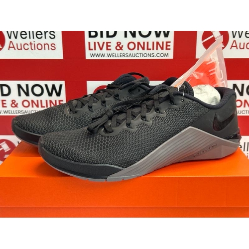 54 - GENTS NEW NIKE METCON 5 TRAINERS UK9 / E69