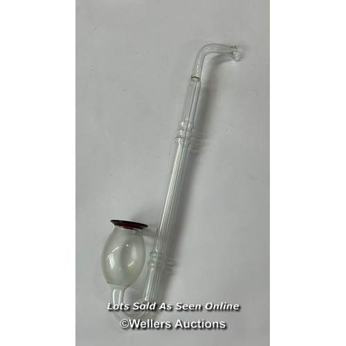 40 - A delicate glass pipe, 27cm long / AN5