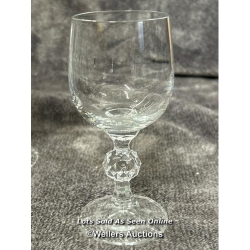 41 - Five lead crystal cut glass champagne flutes and five lead crystal cut glass sherry glasses all in g... 