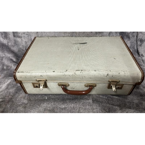 50 - Movie Top Light, untested with a small vintage suitcase / AN7