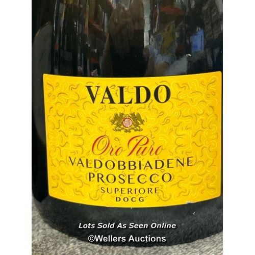 60 - Three assorted bottles of Prosecco including Valdo and La Gioiosa / AN8