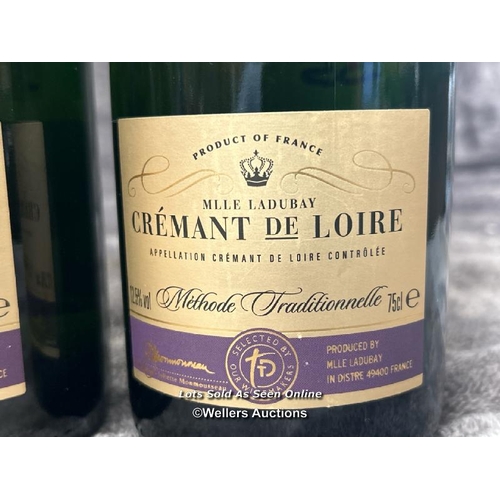 61 - Two bottles of Cremant de Loire Brut and two bottles of Cuvee Royale Brut, both 75cl, 12.5% vol / AN... 