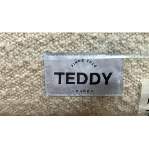 374 - TEDDY LONDON PET BED, 91 X 73CM / RRP: �199 / NEW / H38