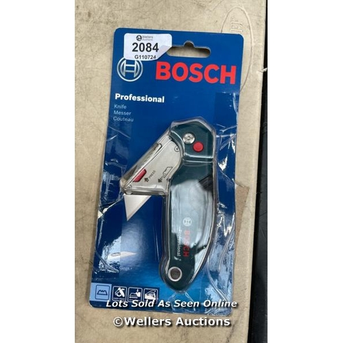 2084 - BOSCH PROFESSIONAL UNIVERSAL FOLDING KNIFE WITH BLADE COMPARTMENT IN METAL HANDLE (INCL. TWO REPLACE... 