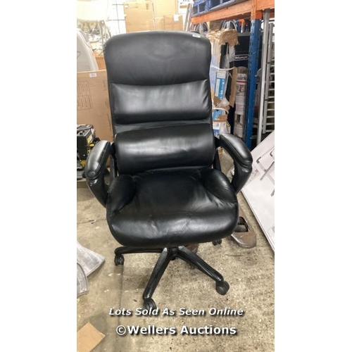 2634 - LA-Z-BOY AIR EXECUTIVE CHAIR   / SIGNS OF USE / W3