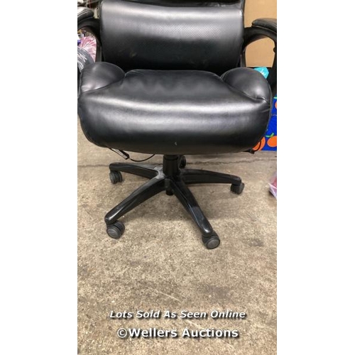 2636 - LA-Z-BOY AIR EXECUTIVE CHAIR