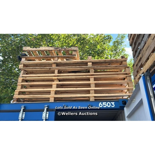 2917 - STACK OF LARGE SIZE PALLETS THAT COULD BE USED FOR A GARDEN PROJECT