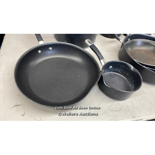 4056 - CIRCULON 13PC. HARD ANODIZED COOKWARE SET / SIGNS OF USE