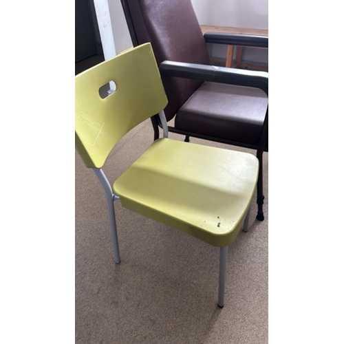 58 - X2 SHOWER CHAIRS, LARGEST 113CM (H)