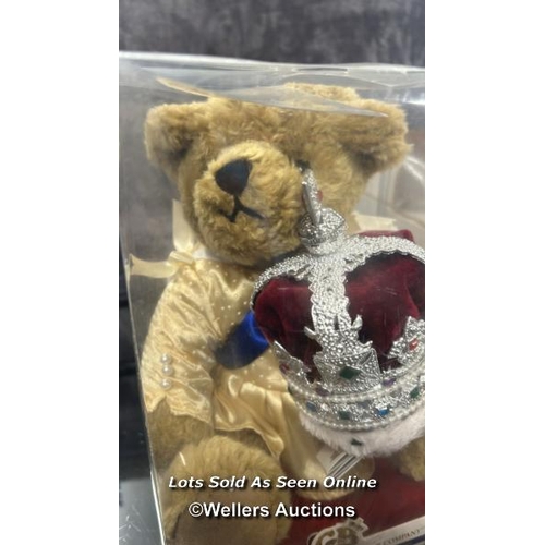 123 - A boxed GB Queen Taddy Bear By The Great British Teddy Bear Company / AN20