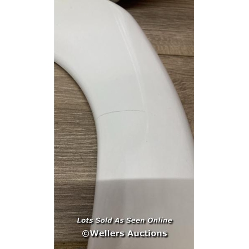 4027 - ROPER RHODES TOILET SEAT / SIGNS OF USE / CRACK IN SEAT / E3