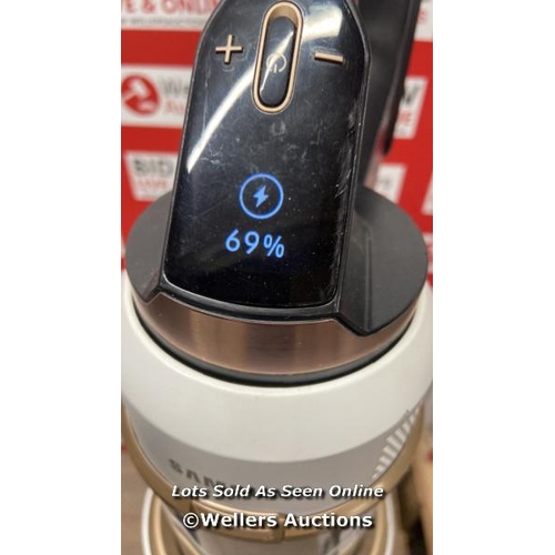 4093 - SAMSUNG BESPOKE JET PET VACUUM / POWERS UP, SIGNS OF USE