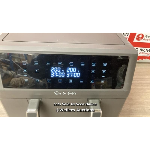 4099 - SUR TABLE AIR FRYER NEW 2 IN 1 / POWERS UP / MINIMAL SIGNS OF USE / E9